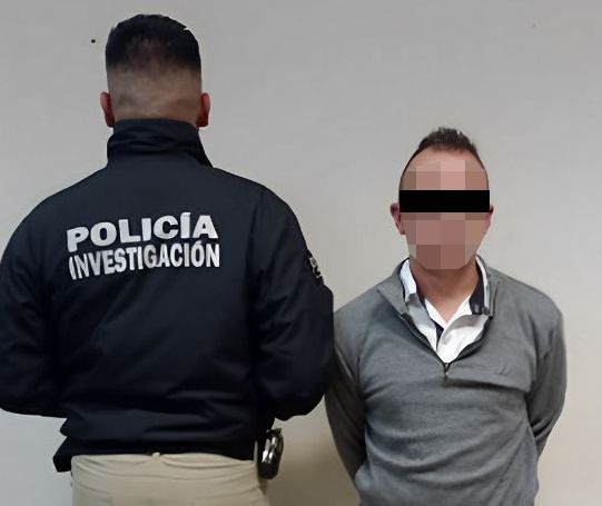 En Apizaco, asegura PGJE a un masculino y una camioneta por el delito de encubrimiento por favorecimiento